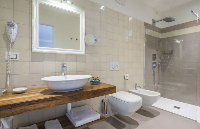 Villa Italia Luxury Suites and Apartments - Photo 29