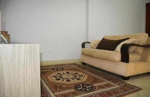 Dois quartos Cozinha completa Wi Fi Self check in com senha Central e perto de tudo a 4,4Km da Rodoviária e 15,4 km do Aeroporto Apartamento 301 - Foto 3