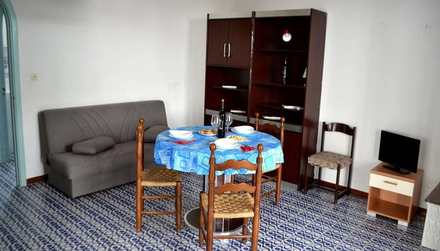 Nami Holiday Home for six Guests With Outdoor Space - Foto 3, Habitación