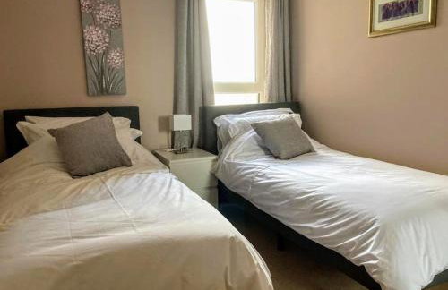 Beautiful 2 bedroom flat overlooking golf course - Foto 13