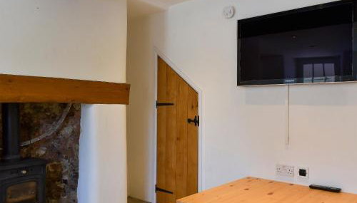 Glimsters Cottage - Photo 2