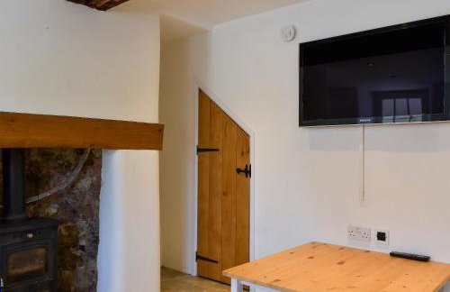 Glimsters Cottage - Photo 2