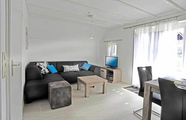 Modern Holiday Home at a Typical Dutch Canal, Close to the Lauwersmeer - Photo 7