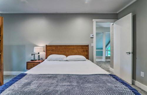 Unwind Fireside and Walk to Slopes! Poconos Getaway - Foto 19