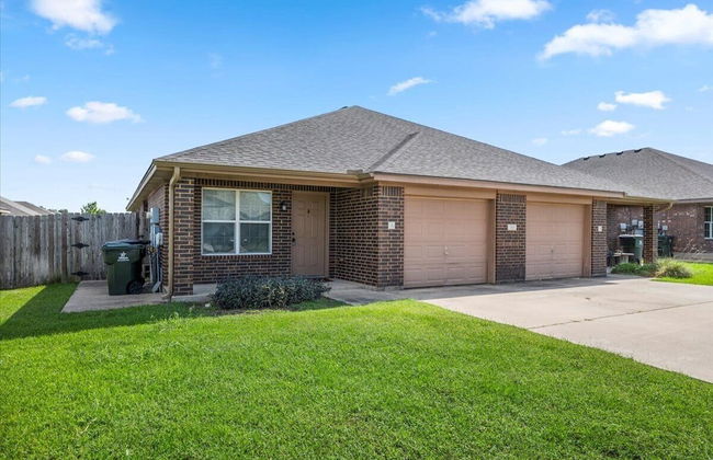 Spacious 3BR Home in Amazing Location - Photo 53