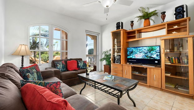 1BR Condo Wacamaya Condos Great Pool Location - Foto 2, Habitación