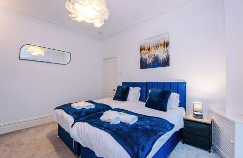 4 Bedroom House in Walkden with Free Parking, by Short Term Digs Short Lets & Serviced Accommodation - Foto 31