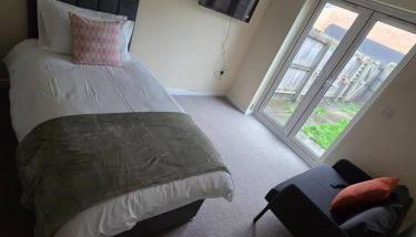 Spacious House | Perfect for Contractor Stays - Foto 4