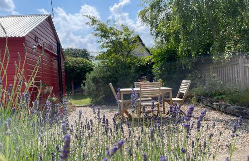 The Red Shed Entire home for 2 Private garden and parking 2 miles from Bury St Edmunds - Foto 25