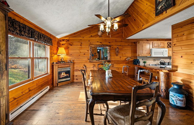 Deer Haven Cabin by Avantstay Waterfront Dock Firepit - Photo 6