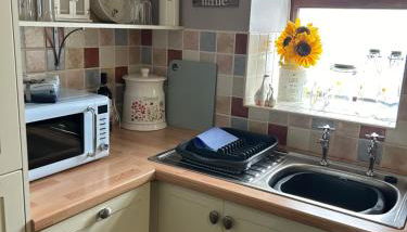 Cosy riverside property - Photo 5