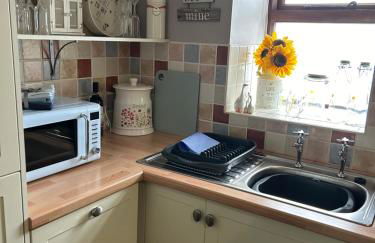 Cosy riverside property - Photo 5