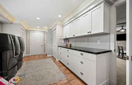 Hobbs Mill Ski Lodge Theater Games Dogs OK - Photo 51