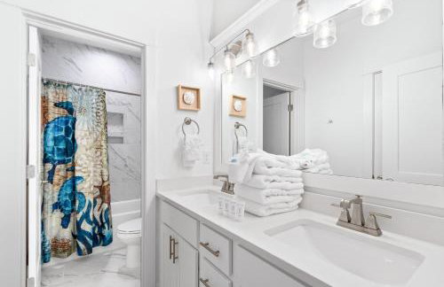 Sandy Cheeks Pet Friendly - Photo 60