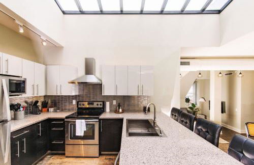 Downtown Luxury 2BR Penthouse Loft - Sleeps 6-8 - Foto 1