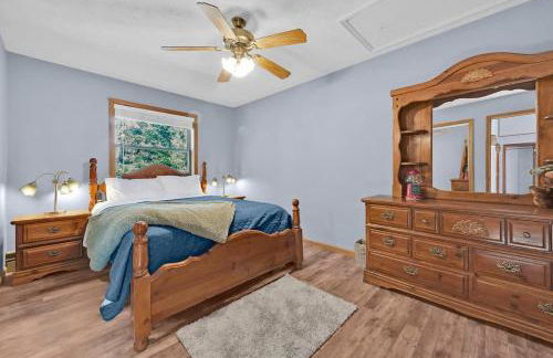 Big Bass Hideaway with Hot Tub - Foto 38