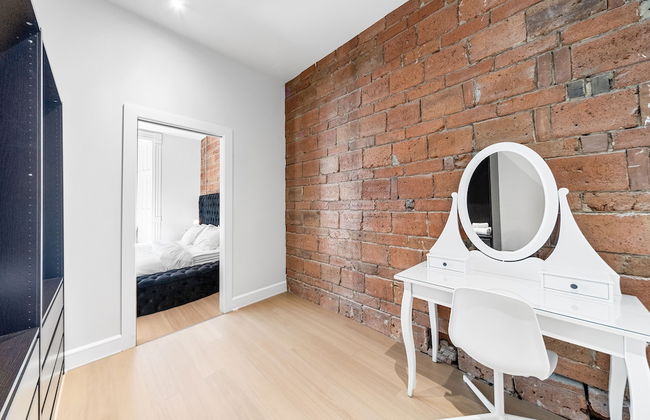 Elegant Suites De La Montagne- Dtwn Mtl - Photo 13