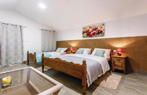 4 Bedroom Stunning Home In Neoric - Foto 40