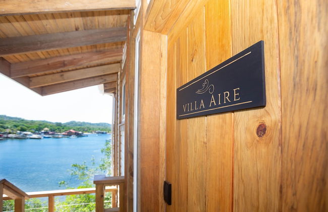 Awesome Over The Water Overlooking West End - Aire Agua 3 Bedroom Home by RedAwning - Photo 59