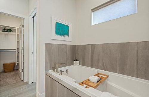 Mountain Art Retreat Ski Escape Hot Tub Games - Foto 25