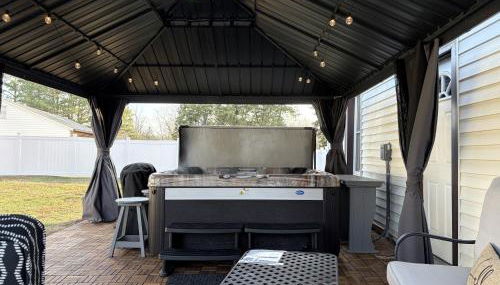 Serene Corner Cottage with Hot Tub home - Foto 3