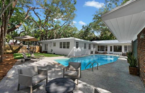 Memory Lane Cozy Home with Pool Lush South Miami - Foto 9