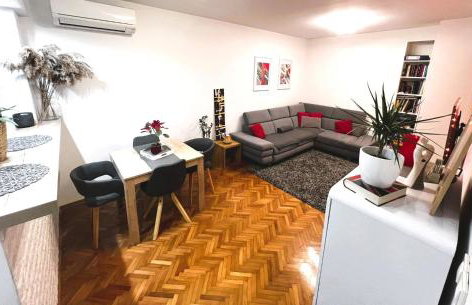 Split apartment - 5 min by car to the beach & city center - free public parking - Foto 27