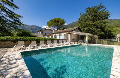 Spacious villa in Tourrettes-sur-Loup with Private Lake access Sleep 16 - Foto 2
