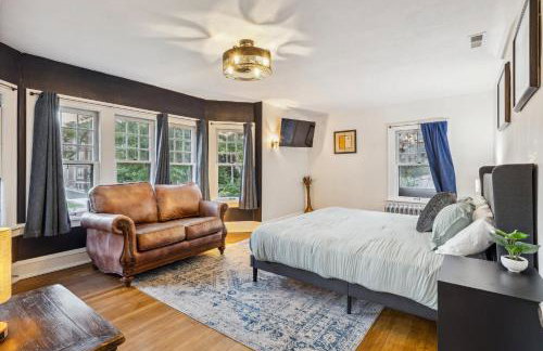 Steps to Edgewater - Sleeps 14 - Fun Game Room Retreat - Foto 40