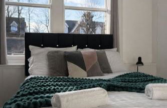 The Emerald Studio - Photo 2