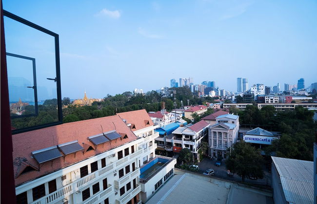 Daun Penh Palace Boutique - Photo 18