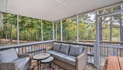 Lakefront Westminster Retreat with Boat Dock! - Foto 2