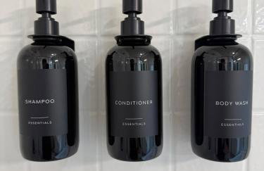 Spacious Home with Private Pool - Photo 56