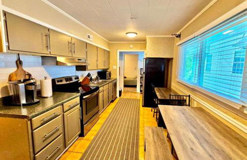 Midtown Gem Walk to Attractions - Foto 5