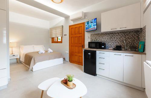 Aroma Accommodations - Photo 8