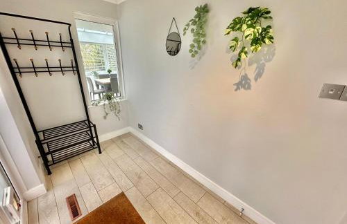 5 Bed House - Pool - Hot Tub - Sauna - Pool Table - Near New Forest and Beach - Sleeps 12 - Photo 56