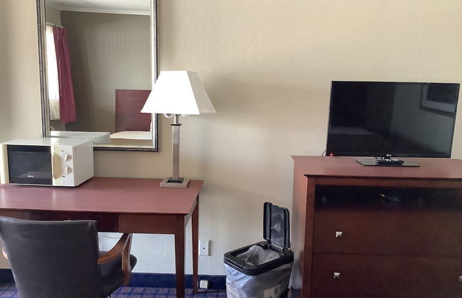 Silver Spur Vintage Inn & Suites - Photo 15