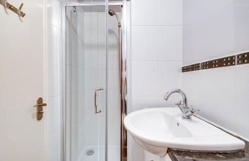 4 bedroom detached house 4 bathrooms - Foto 13