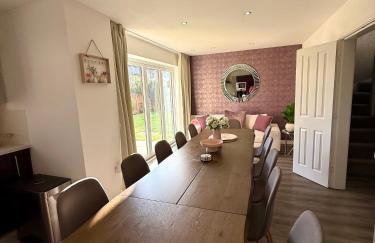 Elysian Escape, modern 5 bedroom house - Photo 12