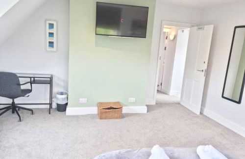 Hyland Apartment by CityNest - Foto 23