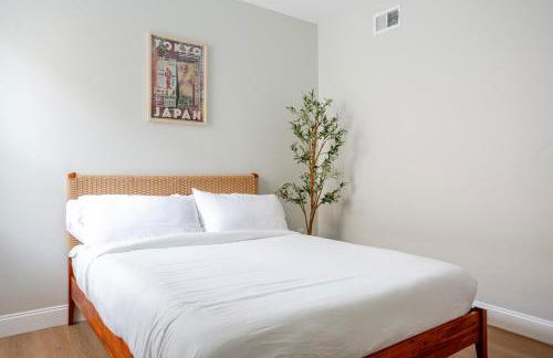 Stylish Stay in Center City, French-Japanese & Minimalist Vibes - Foto 1