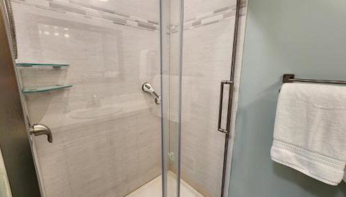 Woods Way Hideaway - minutes from Petoskey & Harbor Springs - close to beaches, skiing & more! - Foto 3