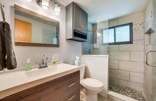 Prudenville Family Home with Game Room and Fire Pit! - Foto 11