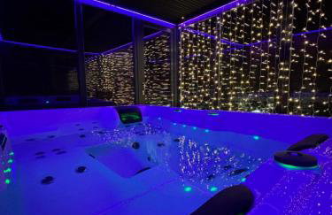 Apartament "Love Island" Jacuzzi SPA z dużą wanną z hydromasażem dla Dwojga - Foto 16