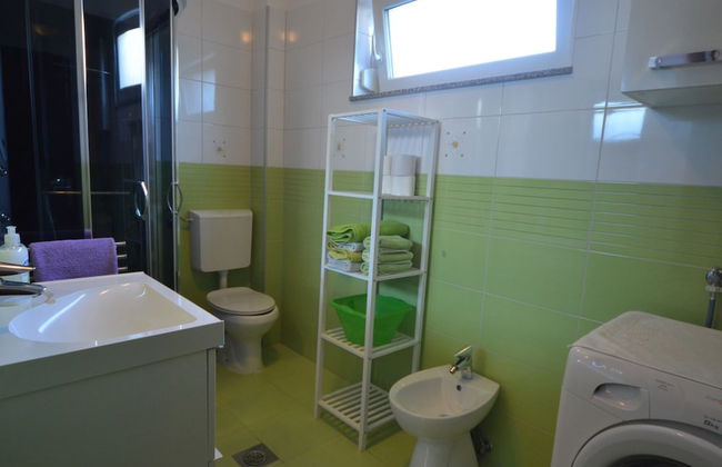 Exquisite Secluded Villa With Pool - Photo 21