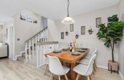 Chimney Park Retreat King Suite and Fenced Yard - Foto 1