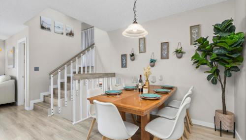 Chimney Park Retreat King Suite and Fenced Yard - Foto 1, Garden, furniture