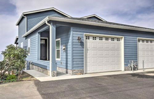 The Moby House Coastal Retreat with Ocean Views & Hot Tub - Foto 32