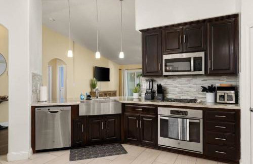 Perfect Home for Work or Relaxing Vacation - Photo 3