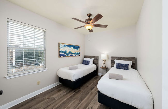 Upstay - East Austin Family Home - 5min From DT - Photo 39